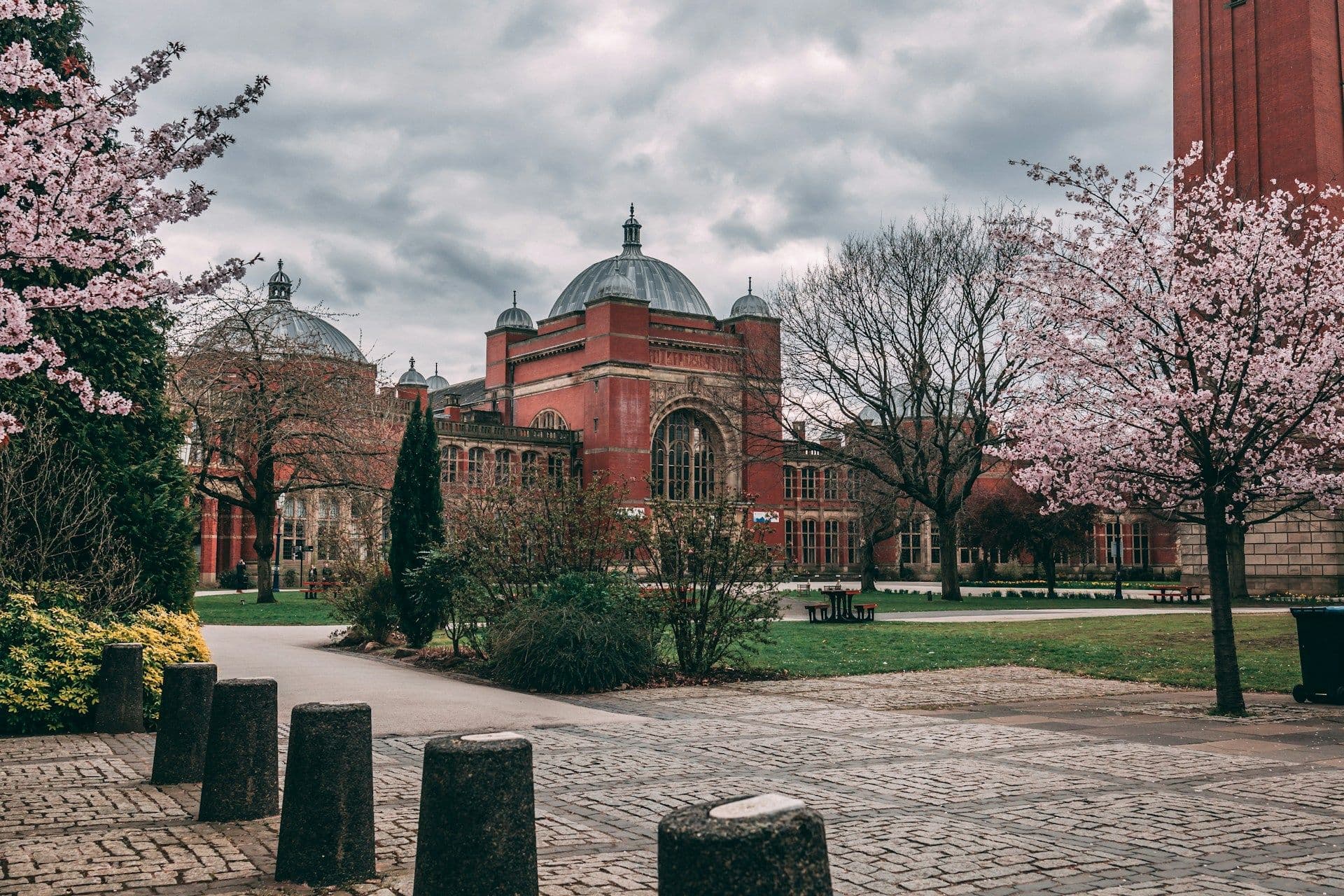 how-much-does-it-cost-to-be-a-student-in-birmingham