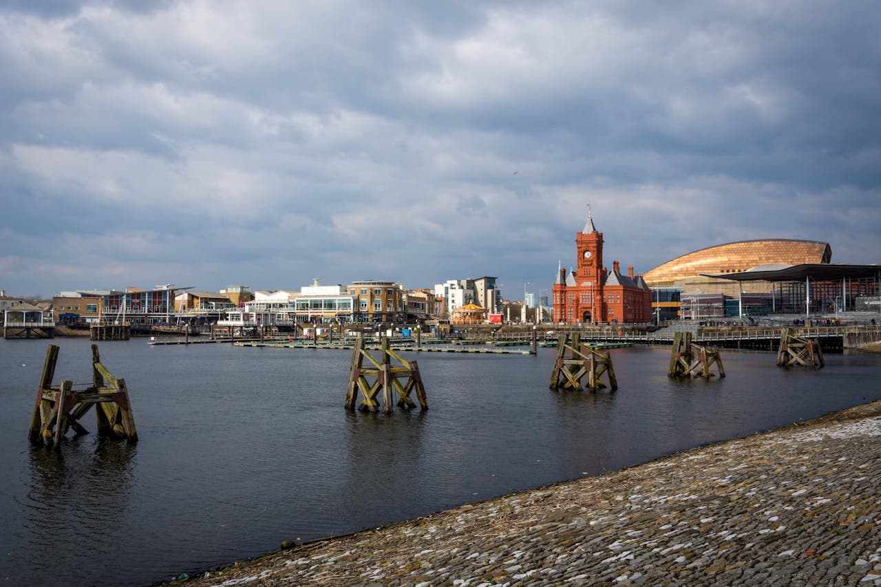 15-ways-to-make-extra-money-in-cardiff
